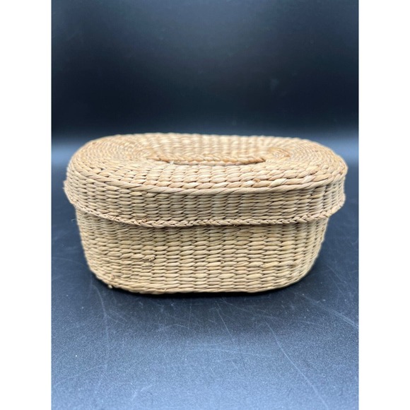 Vintage Sweet Grass Woven Oval‎ Basket With Lid - Picture 1 of 6